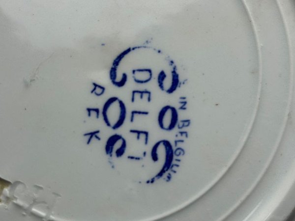Platos de porcelana antiguos de diferentes orígenes - imagen 15