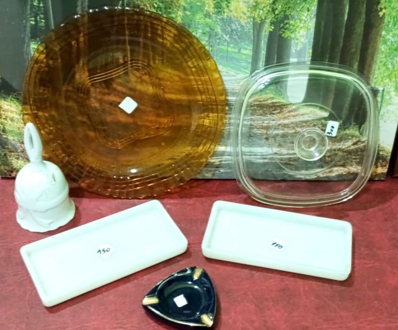 Colección de objetos en vidrio y porcelana - imagen 2