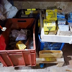Lote de Tornillos y Clavos Varios - imagen 1