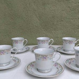 Juego de 6 Tazas con Platillos de Porcelana con Diseño Floral - imagen 3