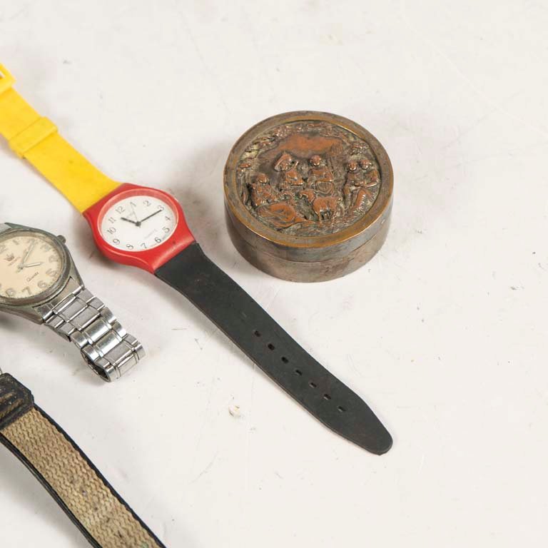Cofre con relojes y accesorios - imagen 2