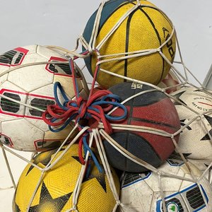 Lote de 8 Pelotas de Fútbol y Básquetbol Variadas - imagen 4