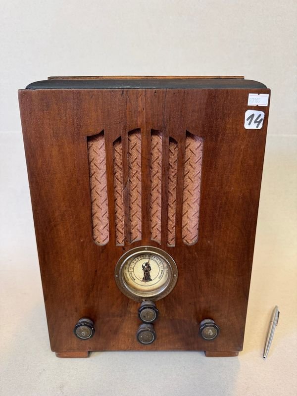 Radio de Valvula Antiguo con Caso de Madera - imagen 1