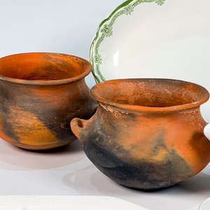 Conjunto de Cerámica y Loza: Fuente Oval, Salsera, Jarra y Más - imagen 2