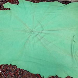 Cuero Verde Entero para Tapicería - imagen 2