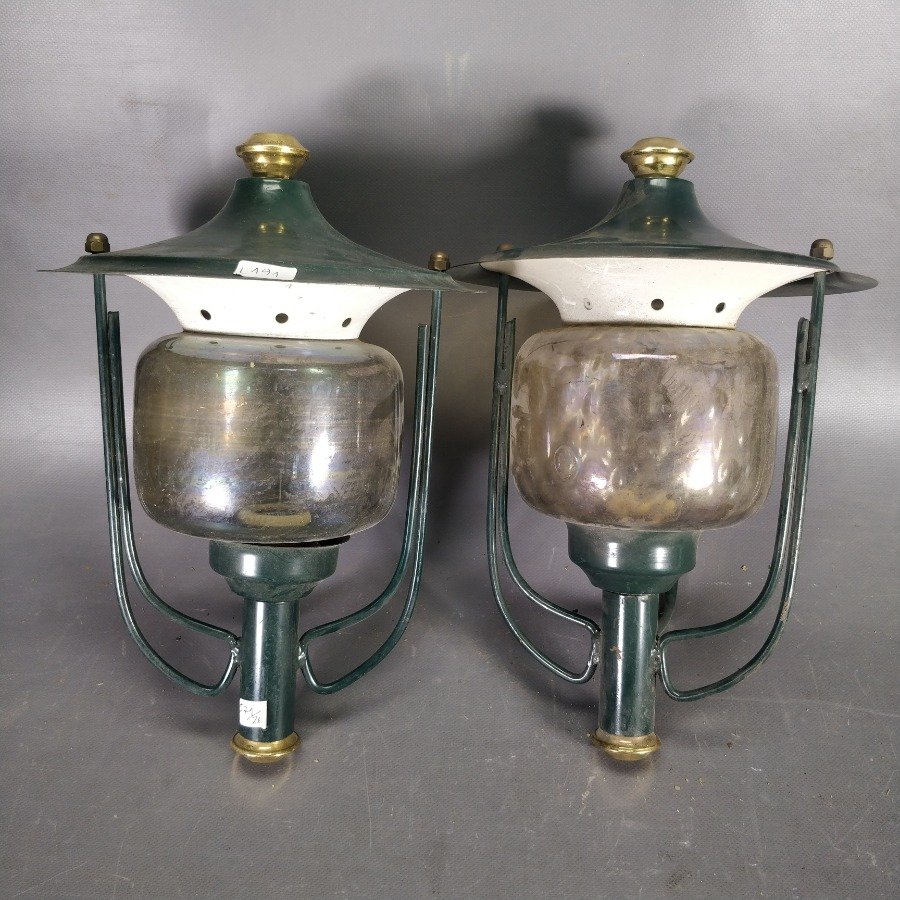 Par de Apliques de Pared Estilo Farol Verde Inglés con Vidrio y Chapa