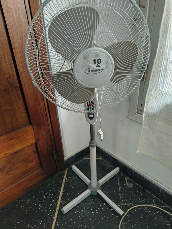 Ventilador de Pie Kassel Plateado Funcional - imagen 1