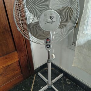 Lote siguiente: Ventilador de Pie Kassel Plateado Funcional