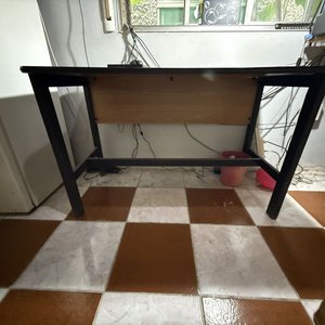 Escritorio Rectangular Tapa Madera Clara y Patas Negras - imagen 9