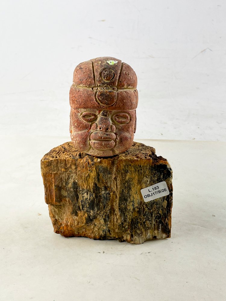 Busto de Cerámica con Base de Piedra Petrificada - 18 cm