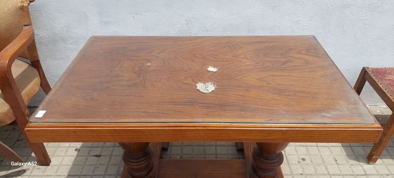 Mesa auxiliar tipo Tudor en madera - imagen 3