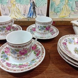 Juego de Café Incompleto con Fuentes Decorativas y Estuche de Cartas - imagen 3