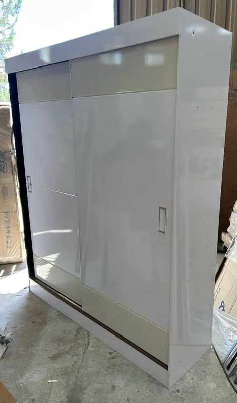 Ropero Placard Dos Puertas Corredizas en Liquidación - imagen 2