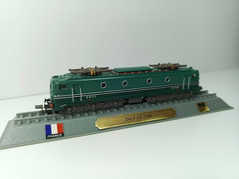 Modelo de locomotora SNCF CC 7100 a escala 1:160 - imagen 2