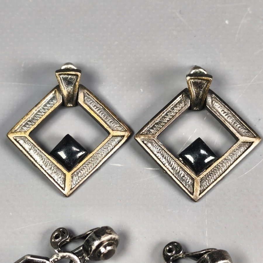 Item 16445 - Image 3