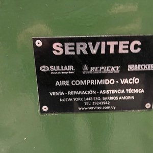 Compresor Industrial a Tornillo Sullair con Gabinete Metálico - imagen 9