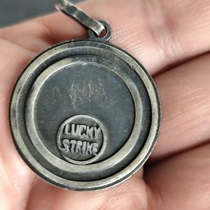Llave Bronce Alcatraz y Medalla Lucky Strike Empleado - imagen 2