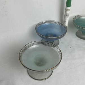Set de 4 Copas de Vidrio Esmerilado con Detalles Dorados - imagen 3