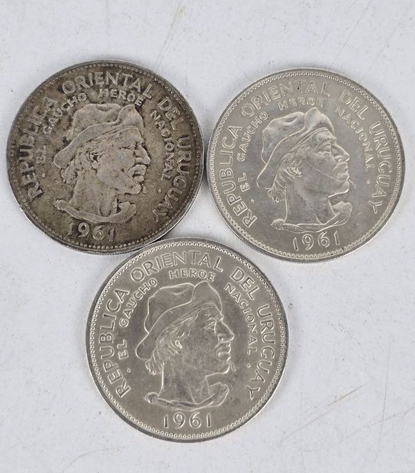 3 Monedas de Plata "Gaucho Oriental" - República Oriental del Uruguay 1961 - imagen 1