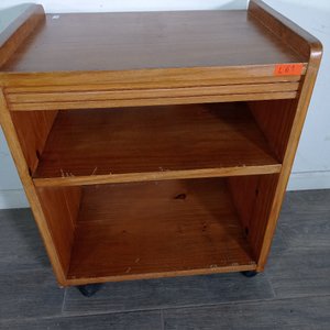 Mesa Auxiliar de Madera con Ruedas - imagen 2