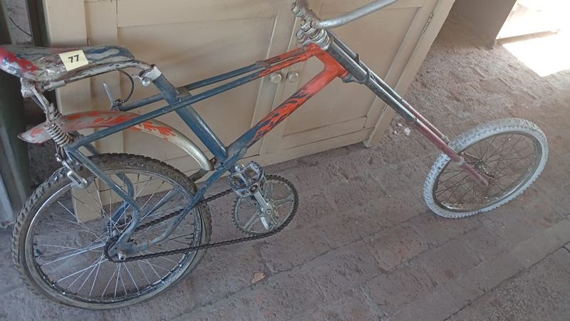 Bicicleta de adorno en buen estado - imagen 2