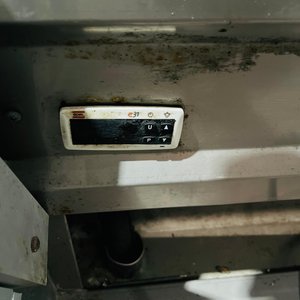Vitrina Refrigerada para Carnicería 1.5m con Vidrio Roto - imagen 3