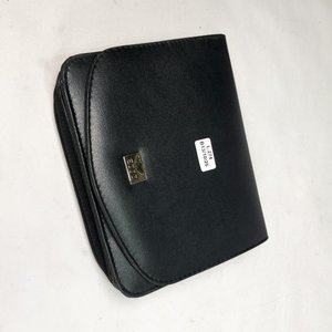 Lote siguiente: Cartera Negra para Dama con Detalle Metálico y Cierre