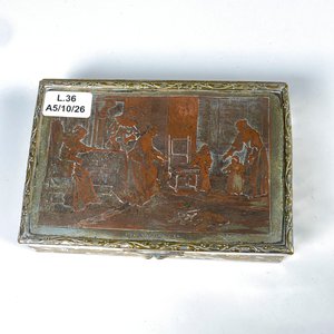 Cofre Alhajero Antiguo de Metal con Tapa Aguafuerte y Bordes Decorados - imagen 3