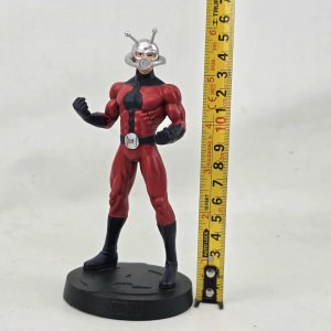 Estatuilla Ant-Man Marvel Coleccionable - imagen 4