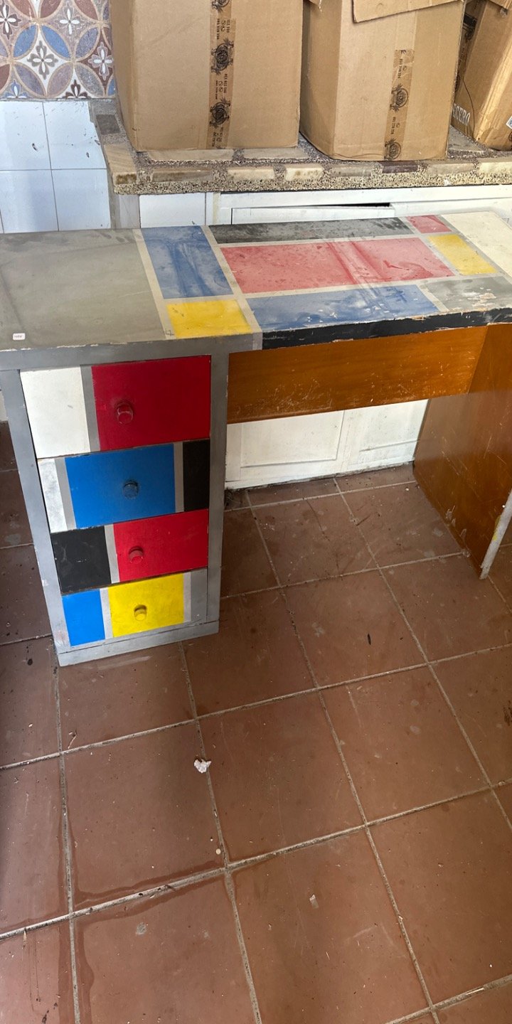 Lote anterior: Escritorio de Oficina con Alcance Colorido