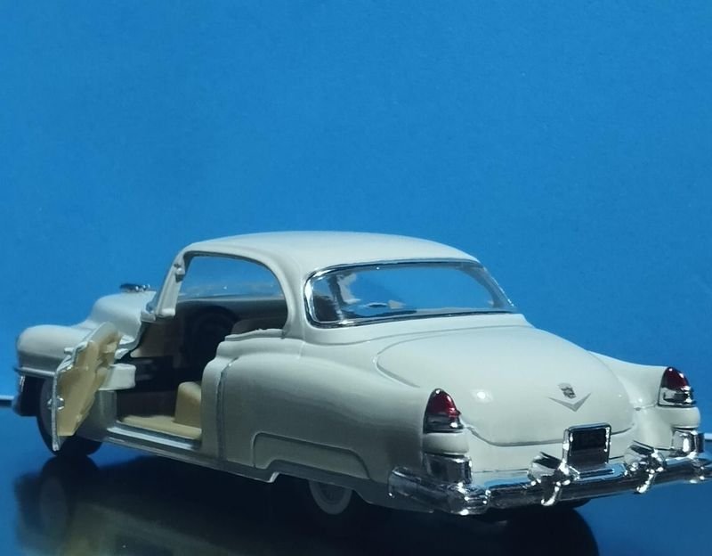 Auto clásico Cadillac año 53, coleccionable - imagen 2