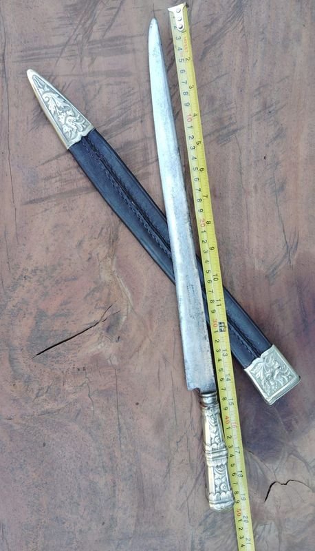 Cuchillo de caza con características únicas - imagen 3