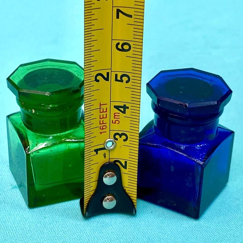 Tres antiguos frascos de farmacia en vidrio - imagen 5