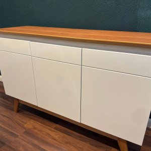 Aparador Blanco con Tapa de Madera y Patas Cónicas - imagen 2