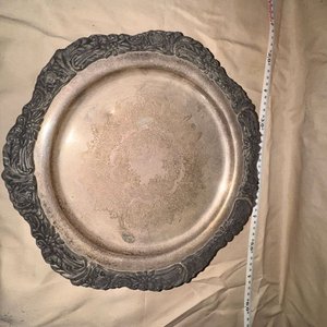 Bandeja Antigua de Servicio Estilo Clásico Ornamentado Metal Plateado Grabado Floral - imagen 4