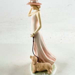 Figura de Porcelana: Dama Elegante con Perro, 25 cm - imagen 2
