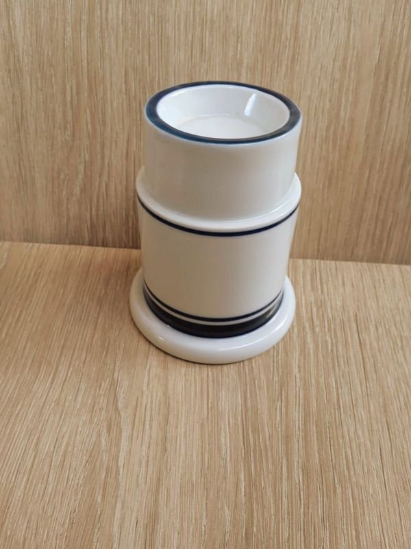 Lote siguiente: Candelabro de porcelana Dansk Biston en venta