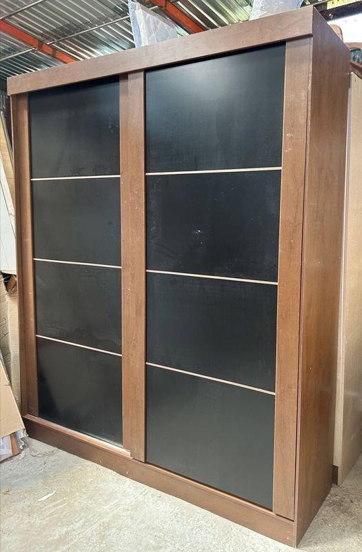 Placard de Madera con Dos Puertas Corredizas - imagen 2