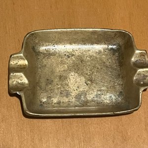 Lote siguiente: Cenicero antiguo de bronce