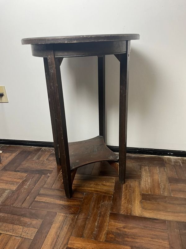 Mesa auxiliar de madera con diseño antiguo - imagen 3