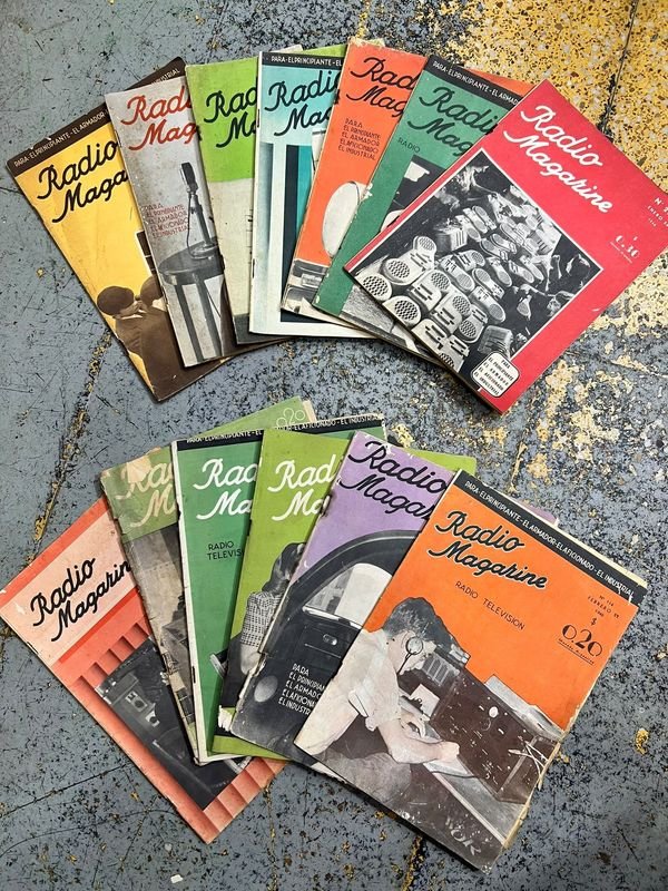 Lote de 12 Revistas "Radio Magazine" Argentinas (1938-1946)