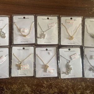 Lote X10 Bijouterie Surtida con Dijes Variados - imagen 1