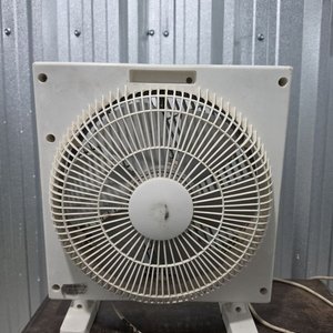 Ventilador Chicago Cuadrangular Blanco y Gris - imagen 5