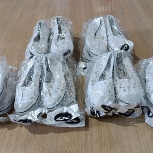 Zapatillas Blancas con Brillantes para Niña (Talles 22-27) - imagen 2