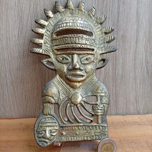Lote anterior: Placa de Bronce Antropomorfa con Rostro, Estilo Precolombino