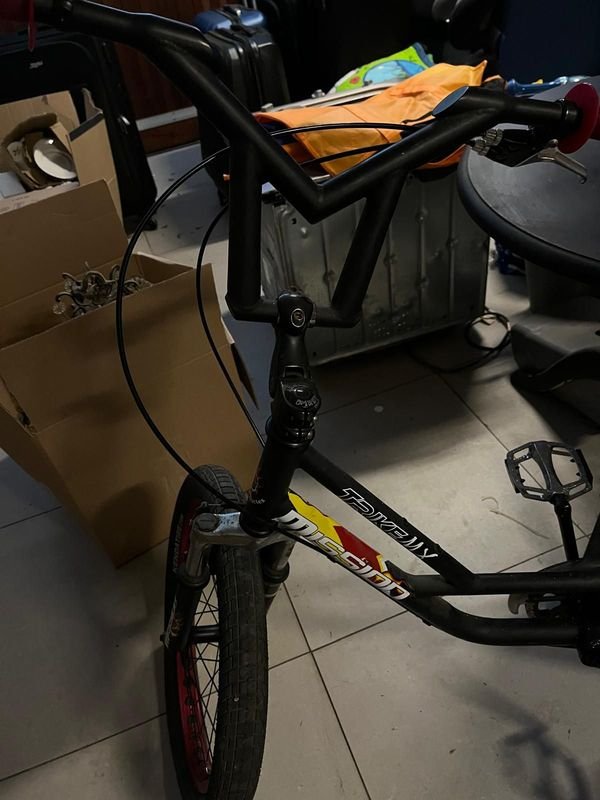 Triciclo de Pedales Mission Cycles