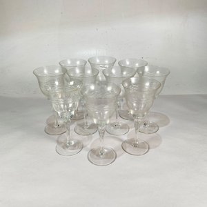 Lote siguiente: Diez Copas de Cristal Hialino Tallado - 20 cm de Altura