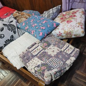 Lote anterior: Lote de 16 Almohadones Variados: Diseños Florales, Geométricos y Patchwork