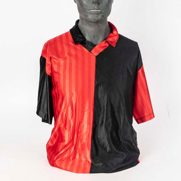 Lote anterior: Camiseta de Basañez de utilería sin marca N°4 modelo de mediados de los 90