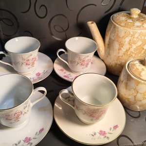 Lote anterior: Juego de Té con Jarra y Azucarero Estilo Vintage
